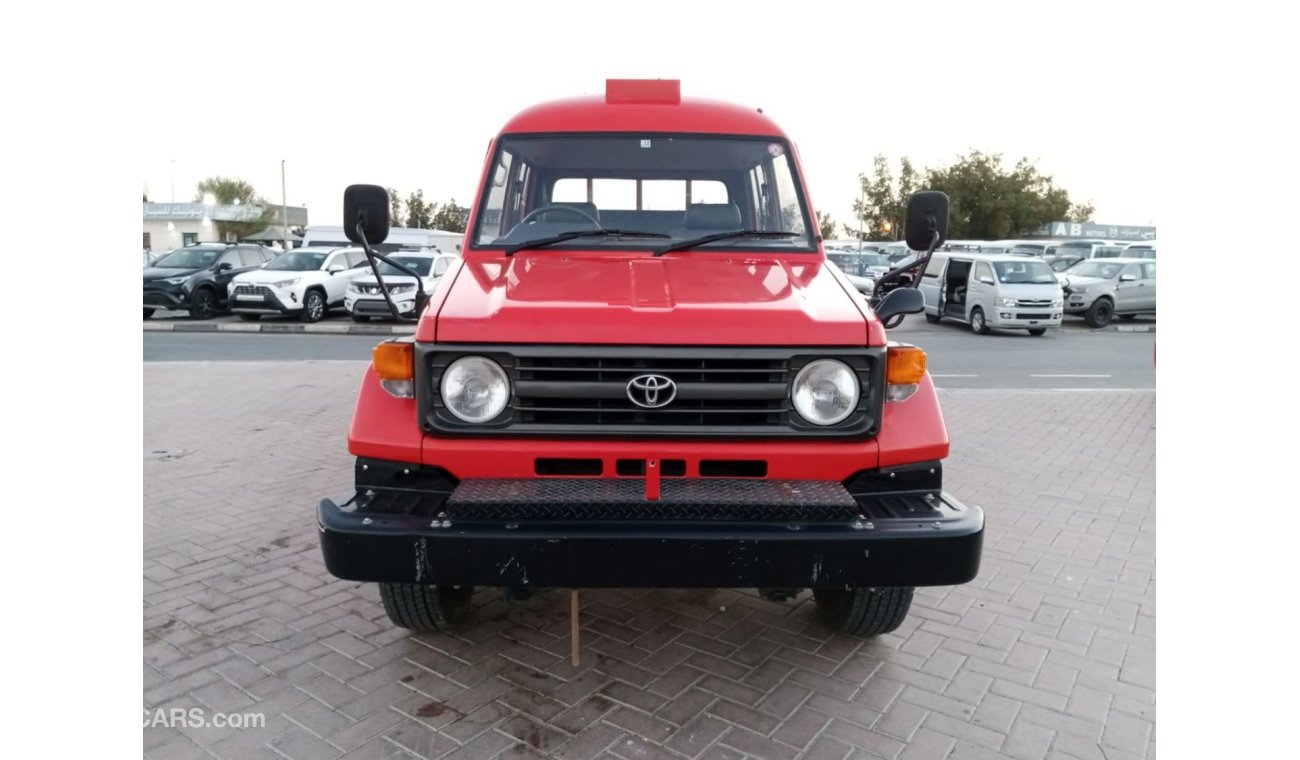 تويوتا لاند كروزر بيك آب TOYOTA LAND CRUISER PICK UP RIGHT HAND DRIVE (PM1031)