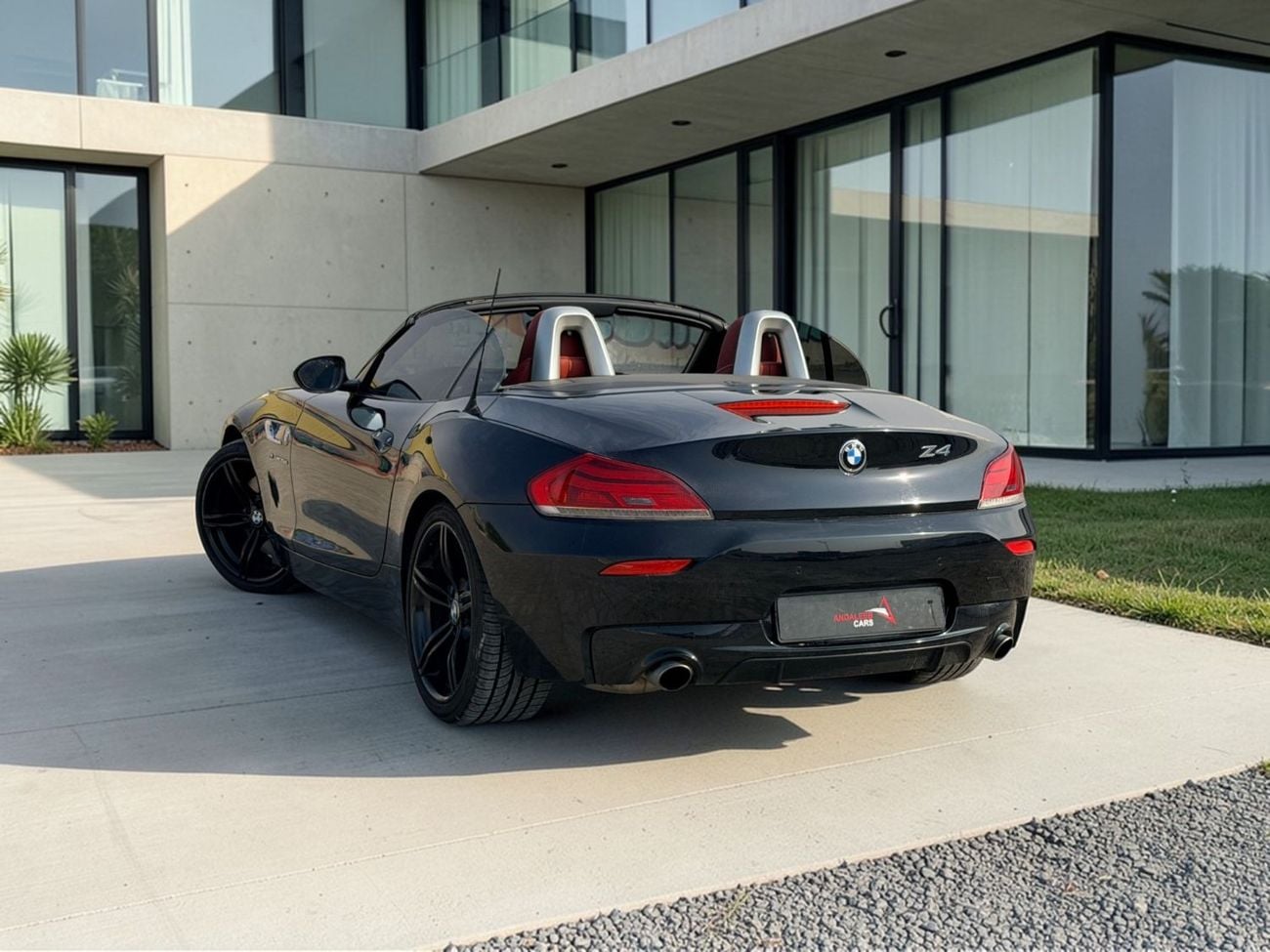 BMW Z4 sDrive 35is 3.0L BMW Z4 SDRIVE35IS | 3.0TC V6 | 2015 | GCC SPECS