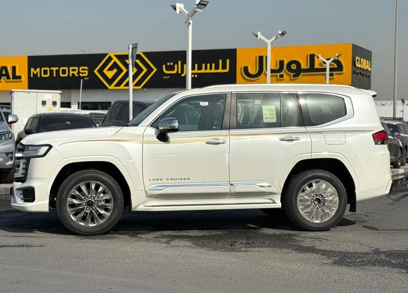 Toyota Land Cruiser VXR 4.0L V6 White 2026 GCC Omani