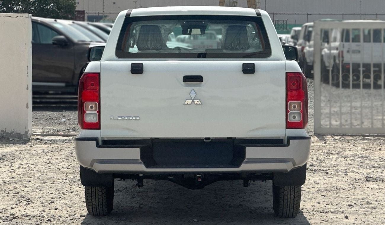 Mitsubishi L200 2.4L D DC 4WD GL New Face 5MT