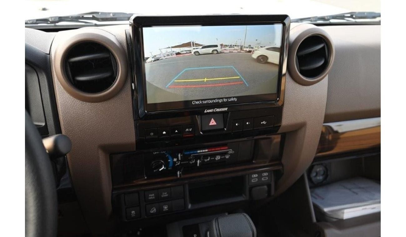 تويوتا لاند كروزر 70 DLX 2.8L DIESEL AUTOMATIC 4X4