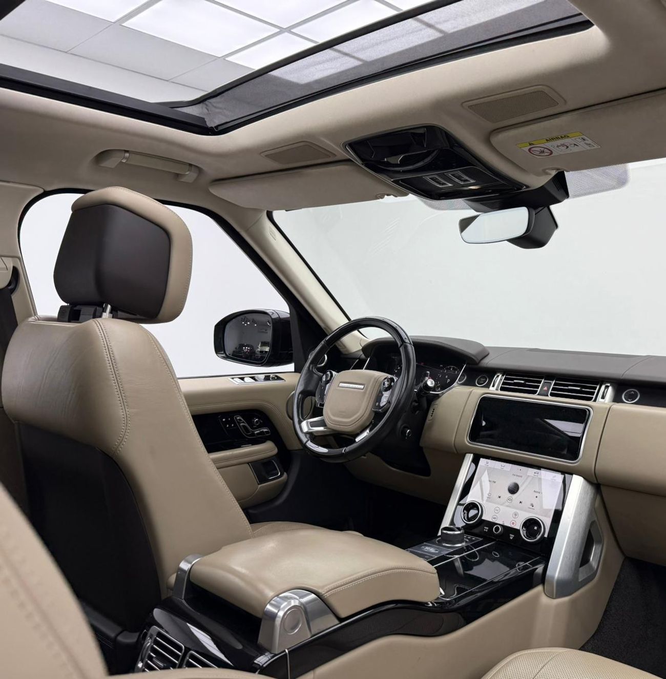 لاند روفر رينج روفر 2020 Range Rover Vogue P400, Warranty, Full Range Rover Service History, Excellent Condition, GCC