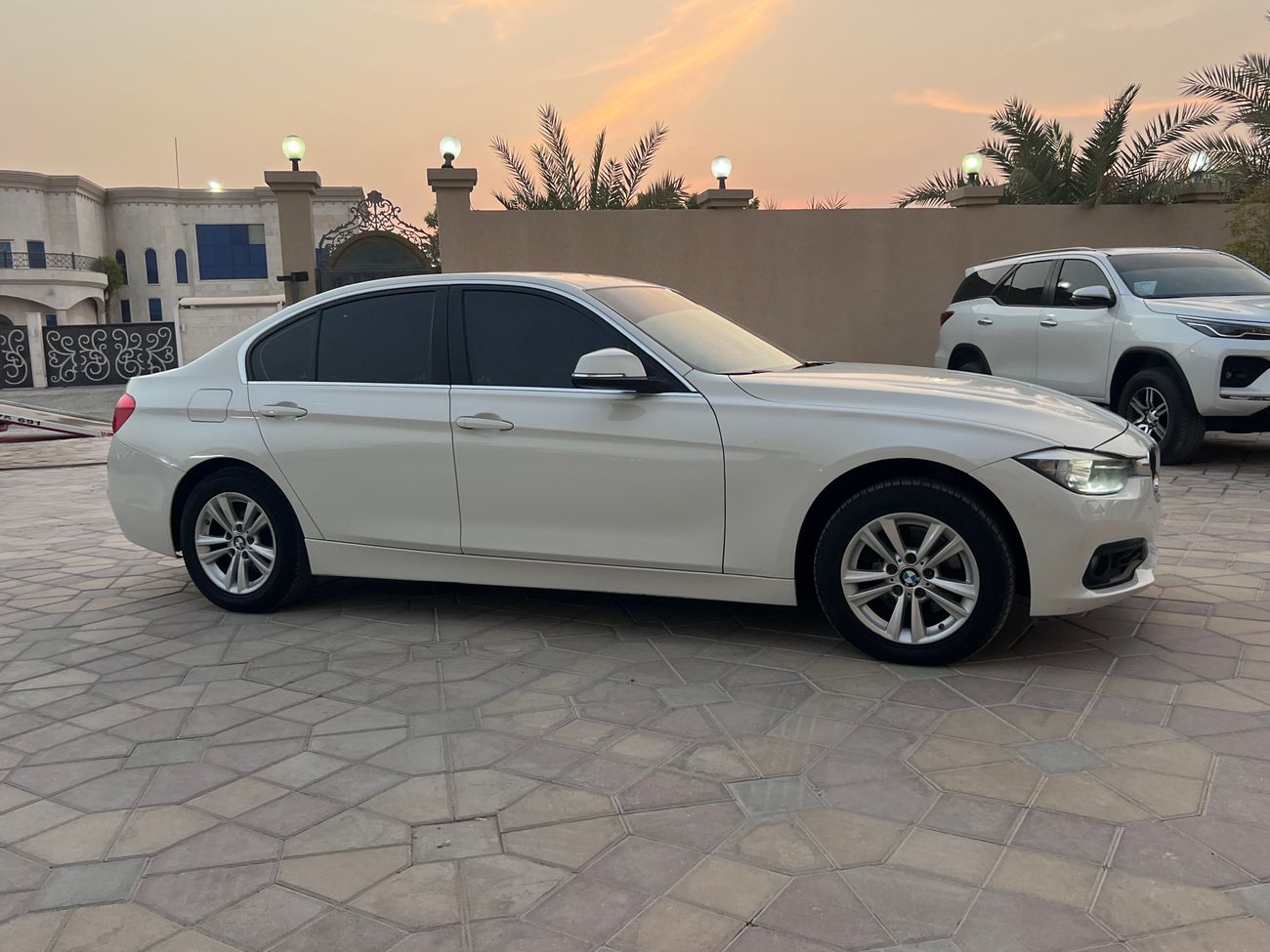 BMW 320i
