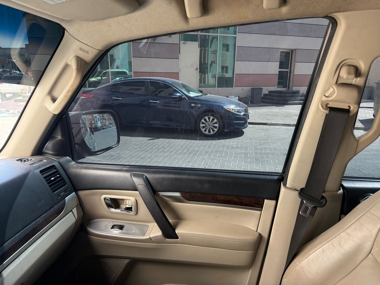 ميتسوبيشي باجيرو GLS Highline 3.5L (186 HP)