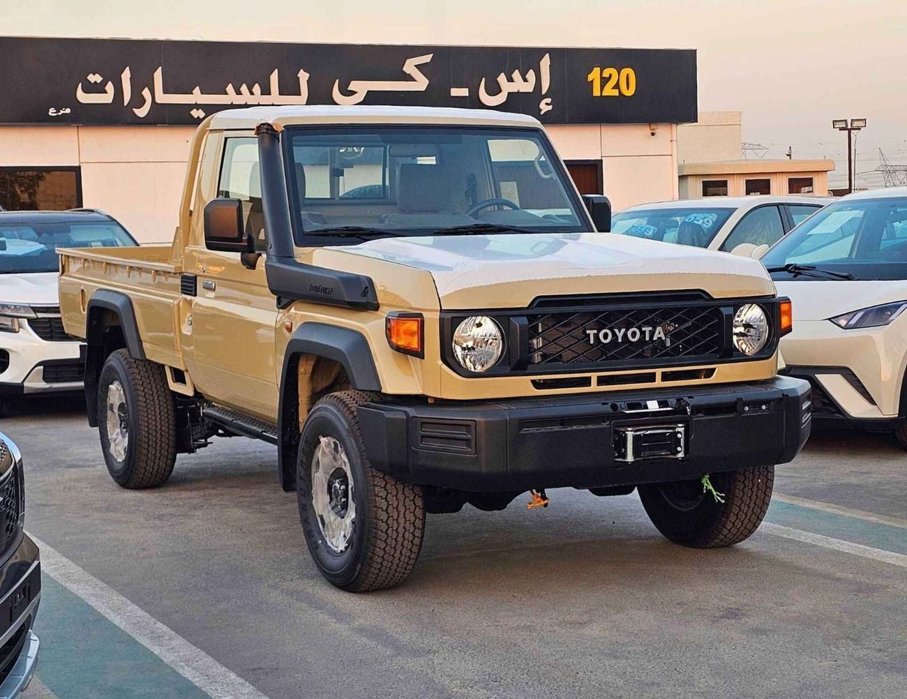 Toyota Land Cruiser Pick Up LC79 | SINGLE CABIN | M/T | 2.8L V4 DIESEL | SNORKEL | DIFF LOCK | 4WD | CODE # STD-E1