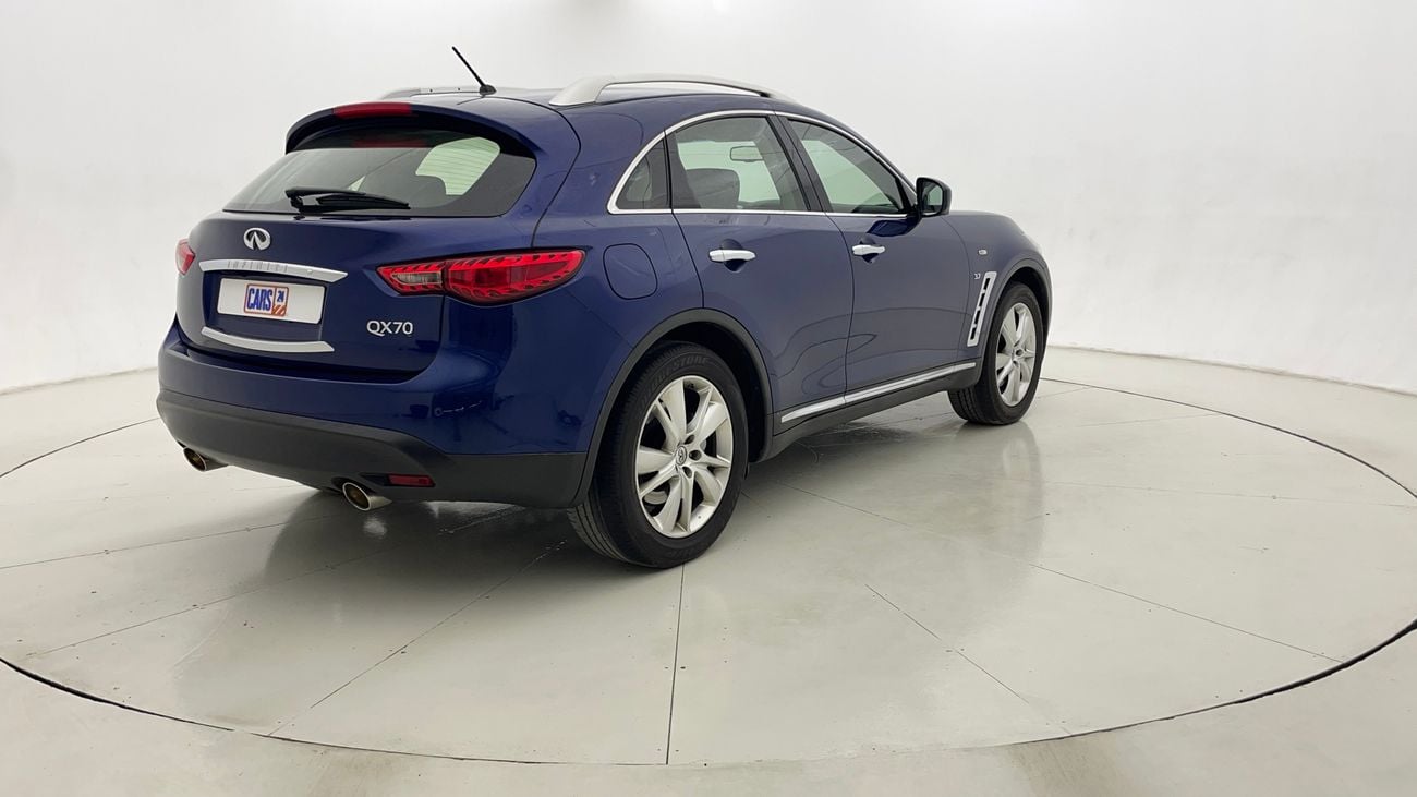 إنفينيتي QX70 LUXURY 3.7 | بدون دفعة مقدمة | اختبار القيادة في المنزل