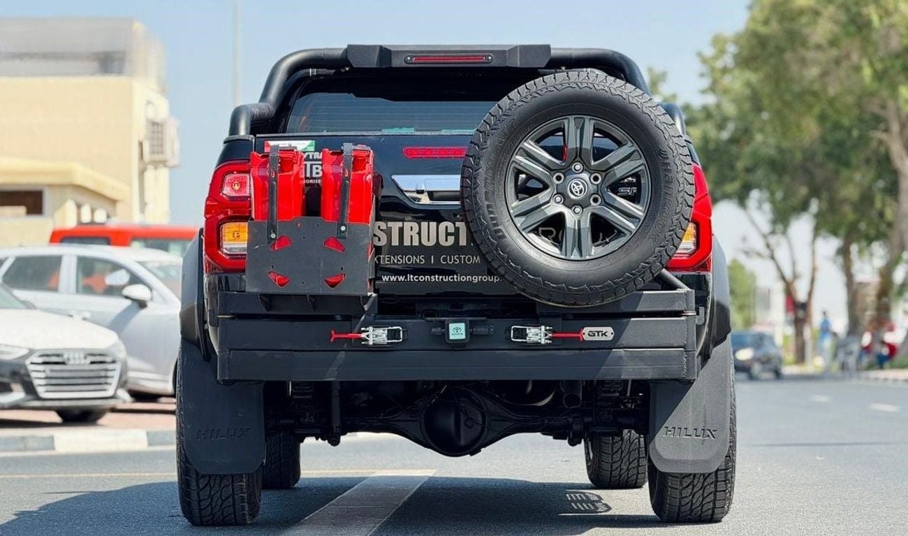 تويوتا هيلوكس 