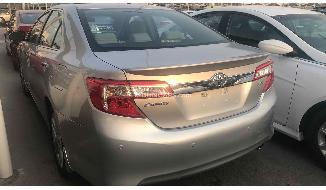 تويوتا كامري فتحه سقف خليجي