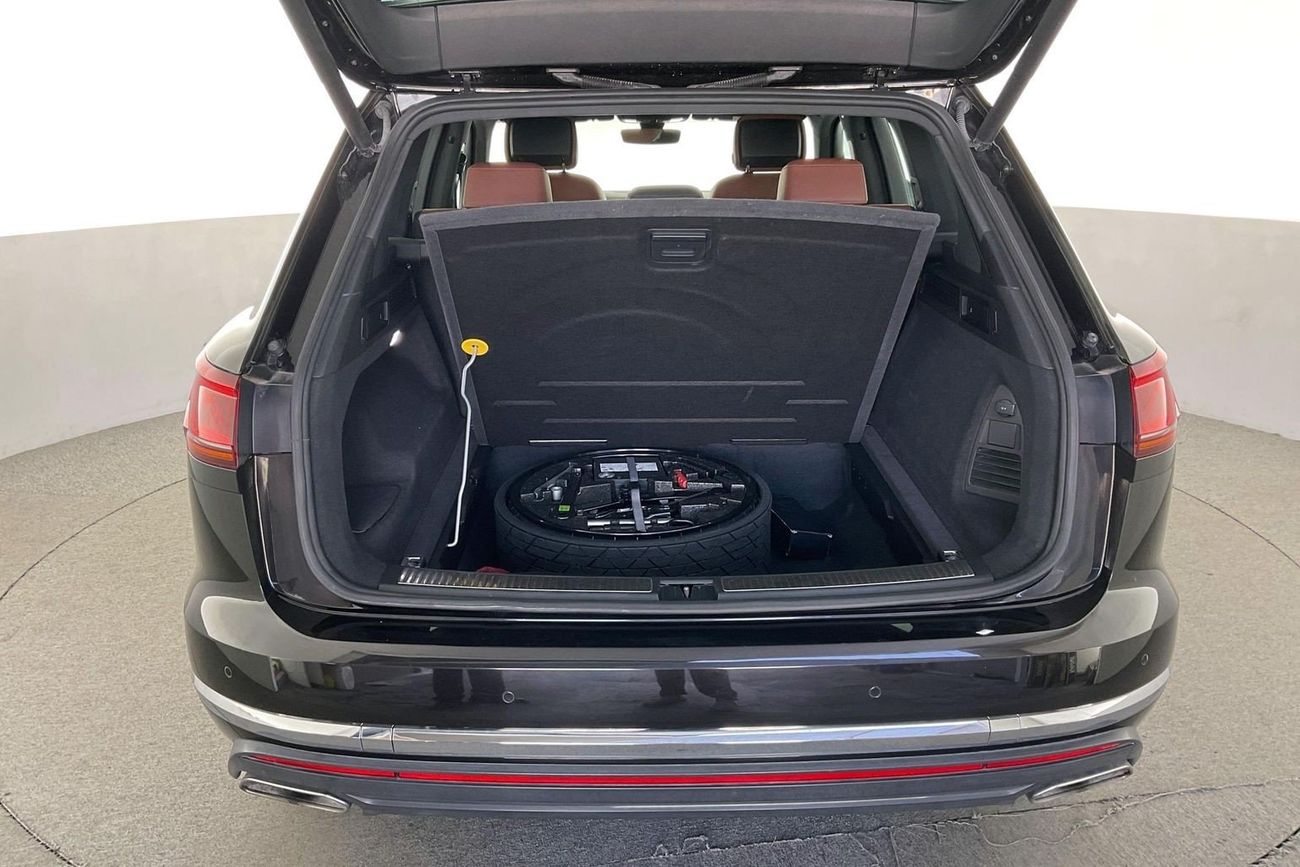 Volkswagen Touareg Highline | Guaranteed Warranty | 0 Down Payment