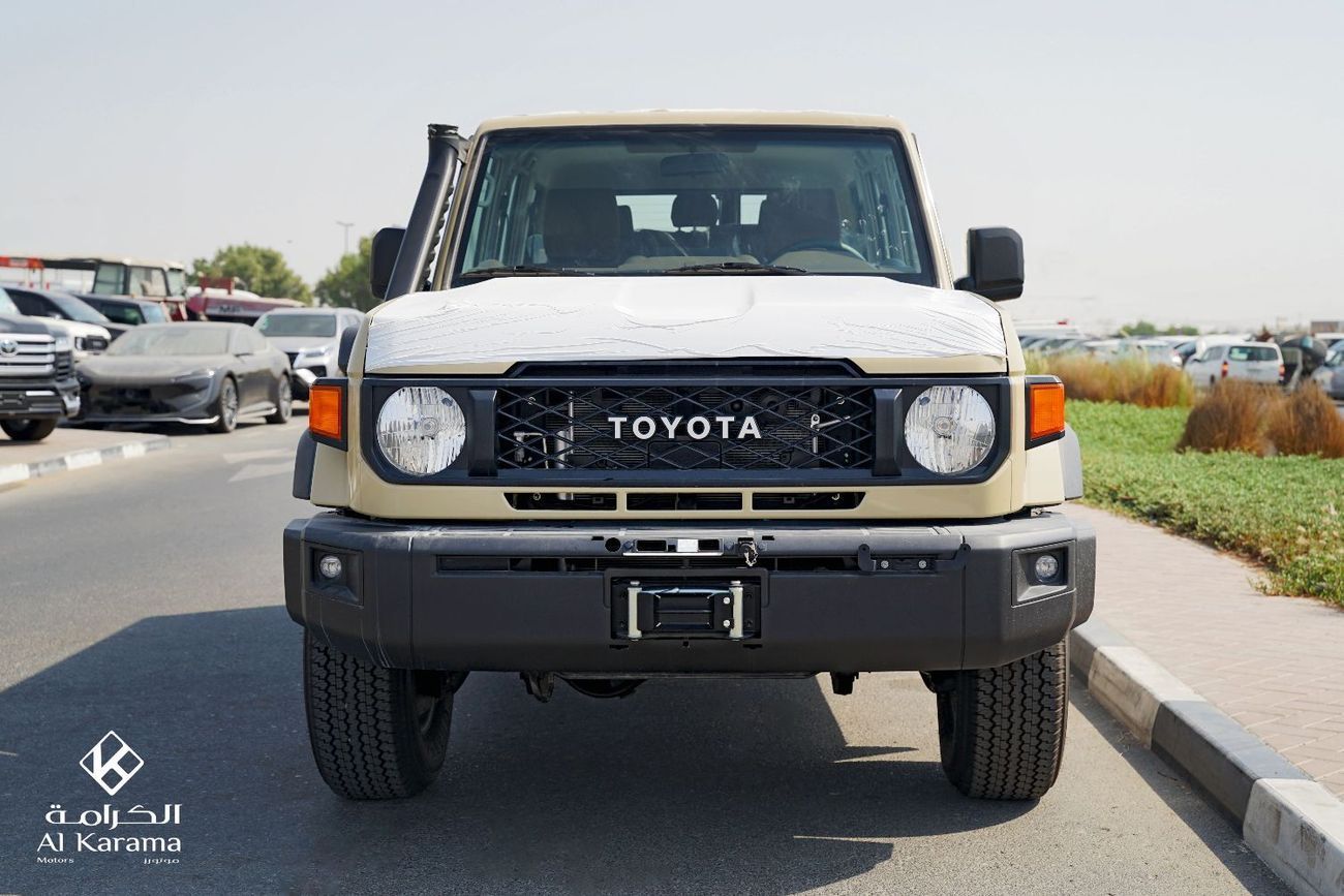 تويوتا لاند كروزر 70 ٢٫٨ لتر | دفع رباعي يدوي | إصدار الذكرى الأربعين | خليجي | كاميرا خلفية | مقاعد جلدية | LC76