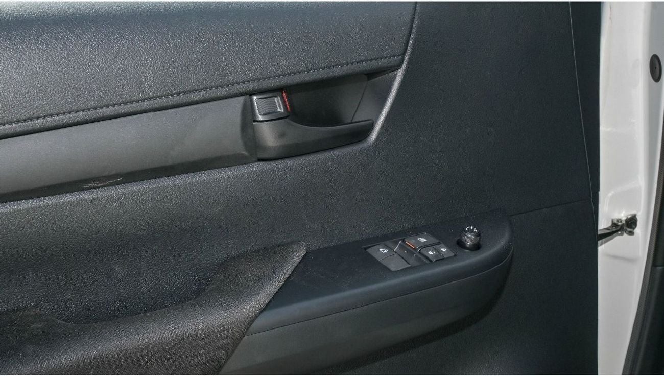 تويوتا هيلوكس ECTJRY003 - 2025 Toyota Hilux Single Cab DLX - 2.4L Diesel Manual 4wd - White with Red Interior