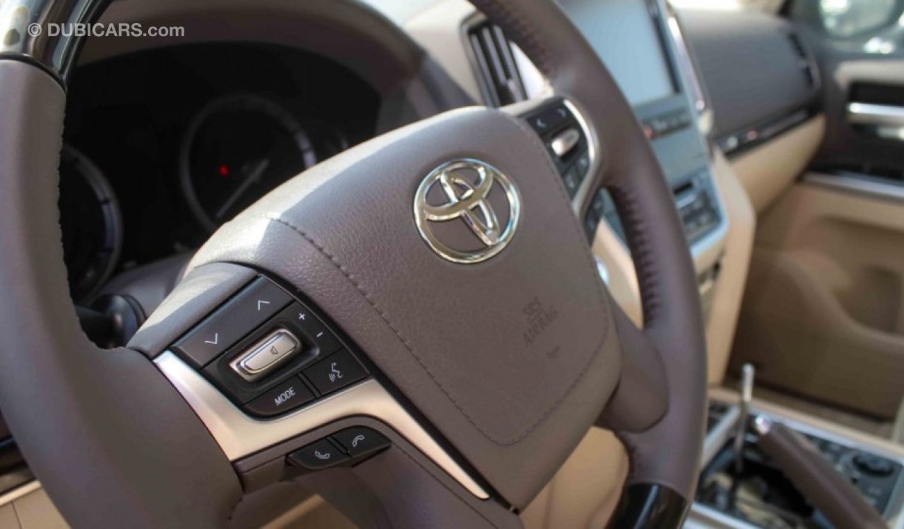 تويوتا لاند كروزر Toyota Land Cruiser VXS V8 5.7L Beige inside full option