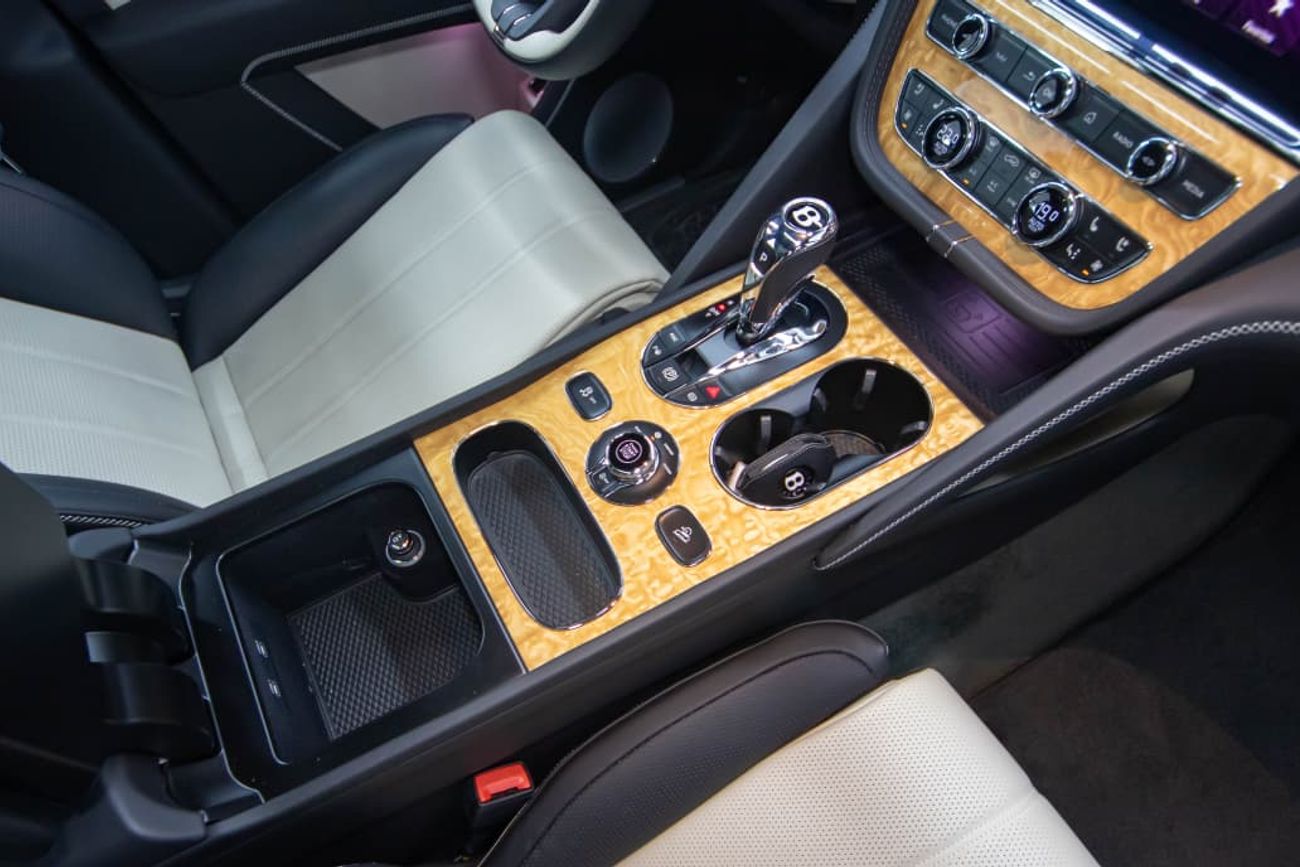 بنتلي بينتايجا Bentayga 4.0T