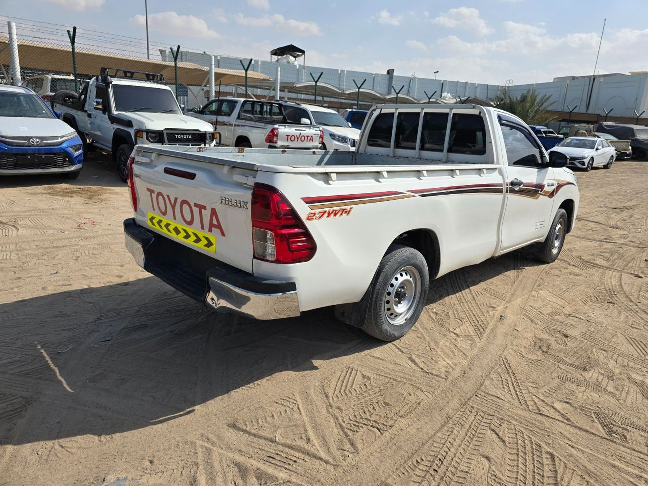 تويوتا هيلوكس GL 2.7L Single Cab Utility