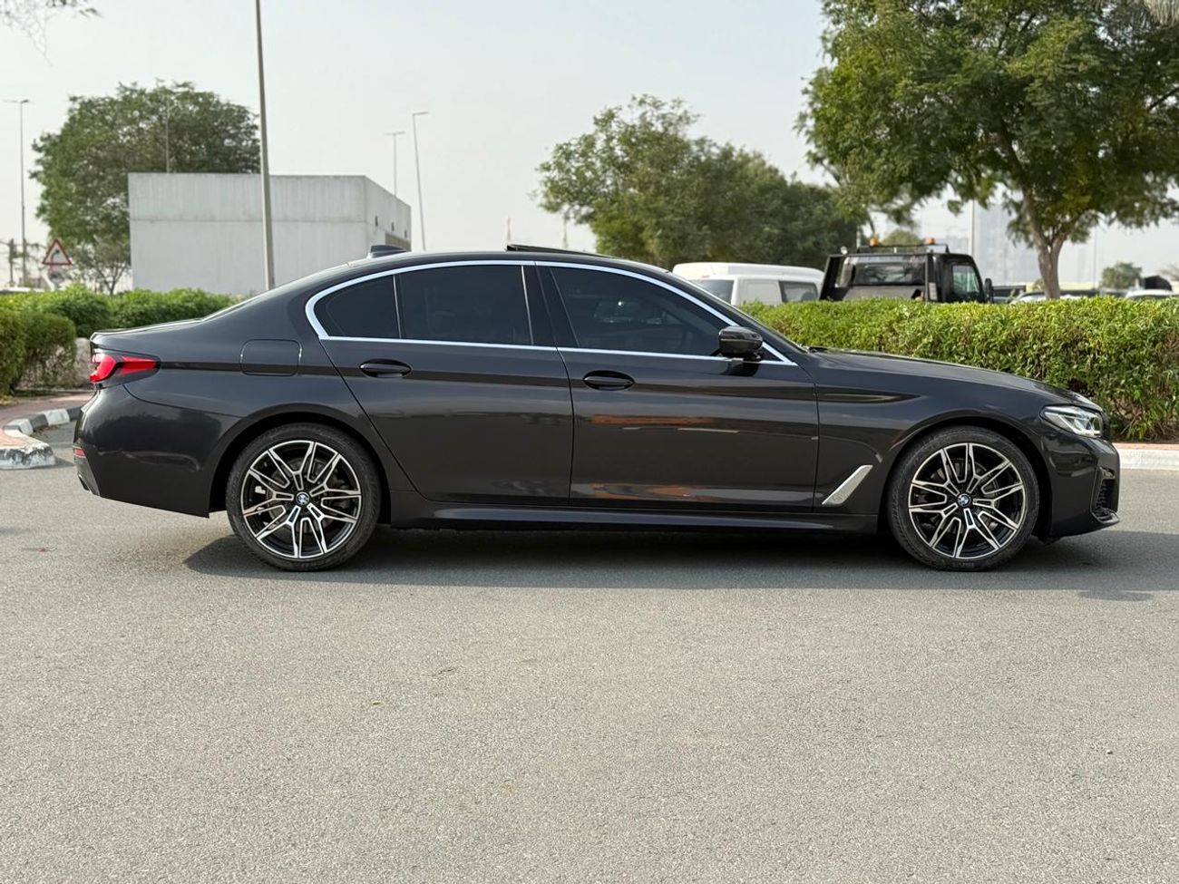BMW 520i 2023 BMW 520I KOREAN SPECS