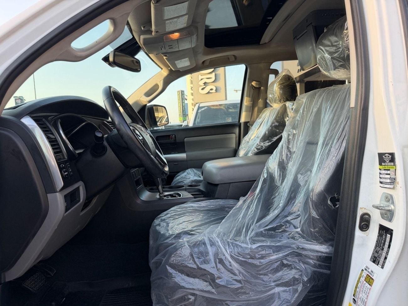 Toyota Sequoia SR5 (NON GCC)