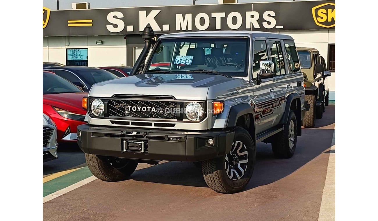Toyota Land Cruiser 70 4.5L,V8,VDJ76,5DOOR,DIFF LOCK,WINCH,LEATHER SEATS,COOLER BOX,16'' AW,MT,NEW SHAPE,2024 ( FOR EXPORT)