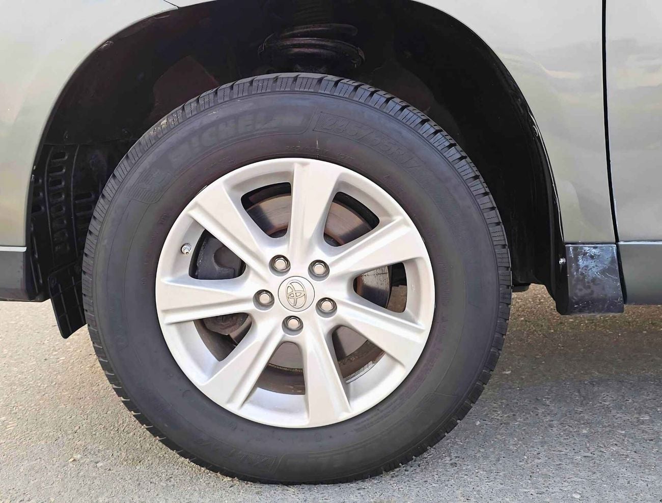 تويوتا هايلاندر BASE/ V6 AWD/ ELECTRIC AND LEATHER SEATS/ DVD REAR CAMERA/ LOT# 50303