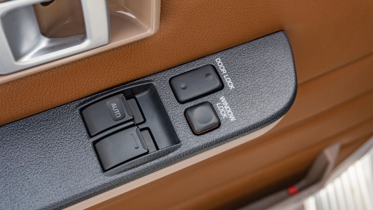 Toyota Land Cruiser 70 2025 Toyota Land Cruiser LC 71 4.0L AT Petrol (Silver)