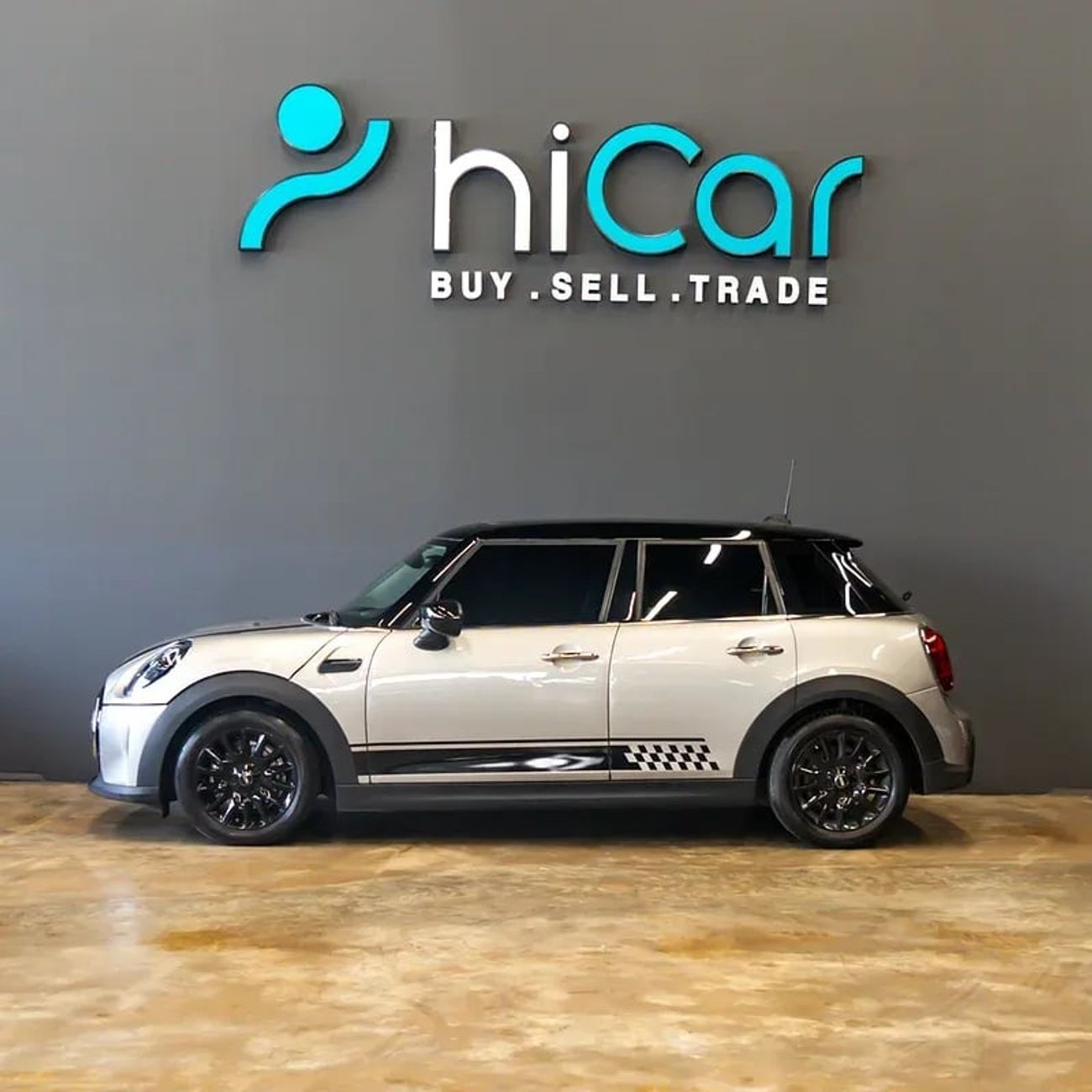 Mini Cooper SD AED 1,398  P.M • 0% Downpayment • Mini Cooper Std • Agency Warranty And Service Contract