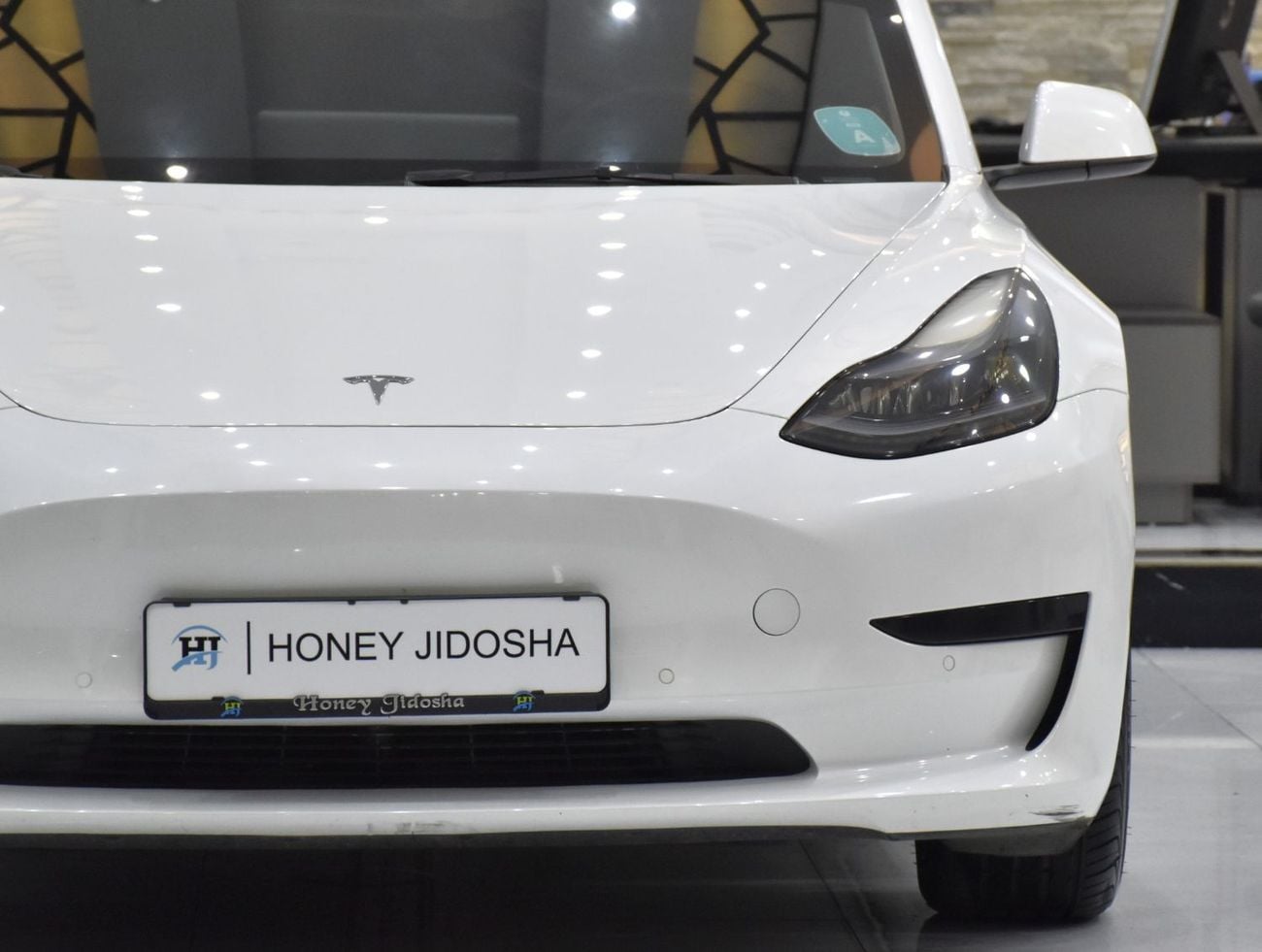 Tesla Model 3 STANDARD RANGE EXCELLENT DEAL for our Tesla Model 3 ( 2022 Model ) in White Color GCC Specs