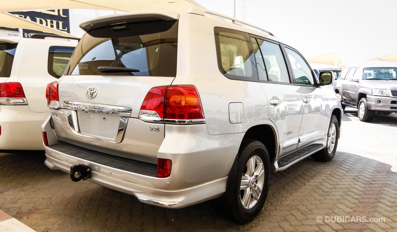 Toyota Land Cruiser GXR V8