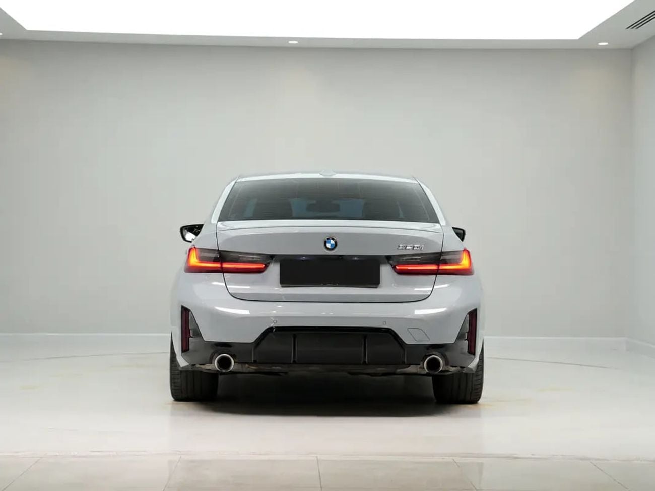 بي أم دبليو 320 M SPORT GCC specs, 320i in Perfect Condition