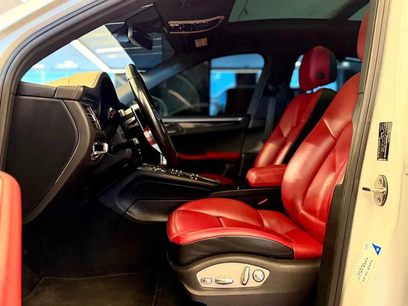 Porsche Macan Turbo GCC Specs - Pristine Condition