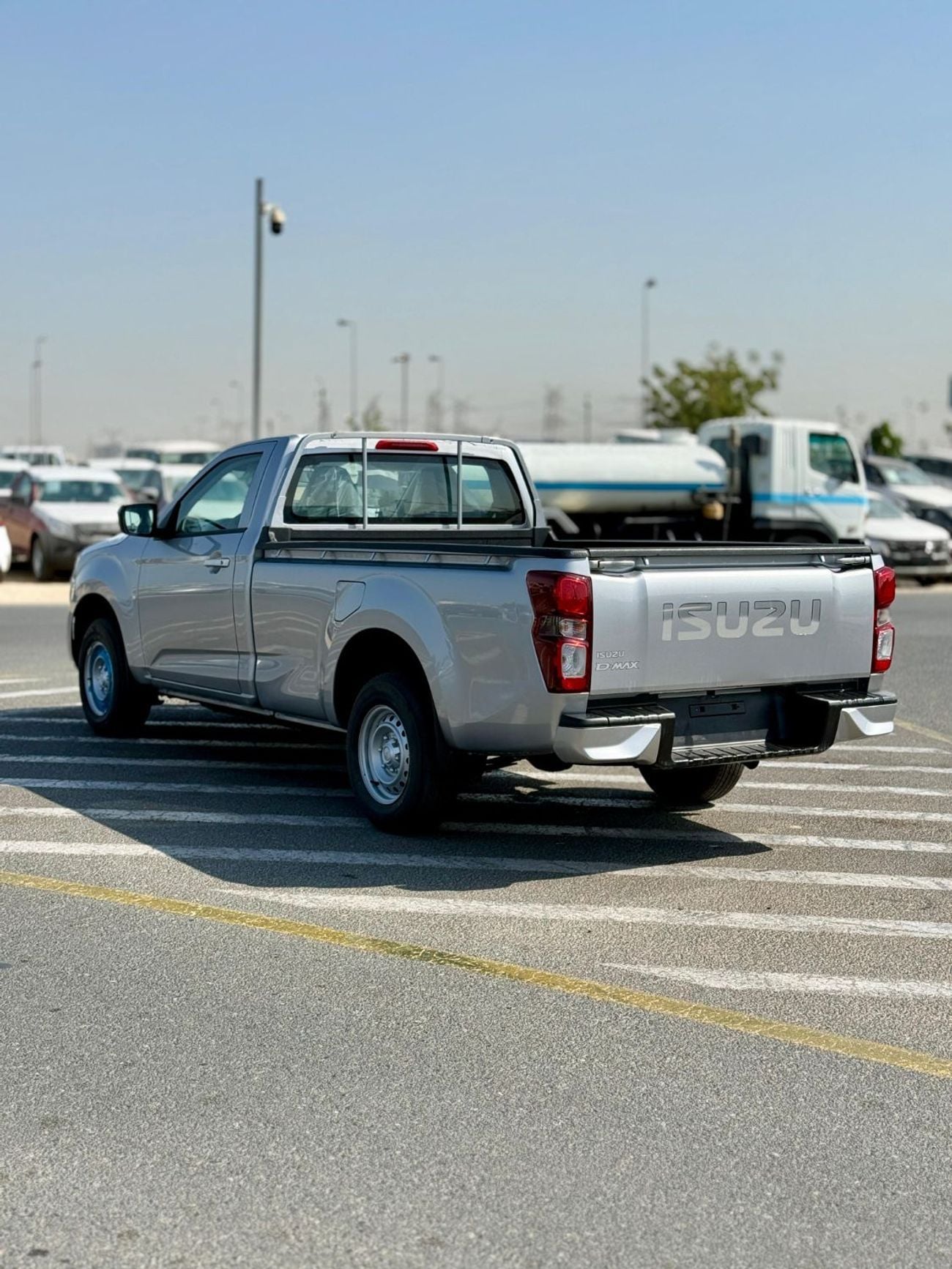 إيسوزو D ماكس ISUZZ -D-MAX - SiNGLE CAB - 4x2 - 1.9L - DiESEL - SiLVER