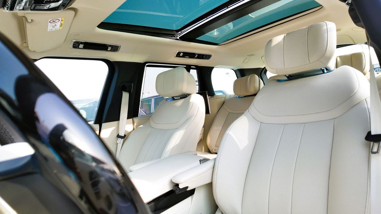 لاند روفر رينج روفر AUTOBIOGRAPHY P530 | Belgravia Green | Black Roof | White Interior | Shadow Exterior Package | GCC Specs