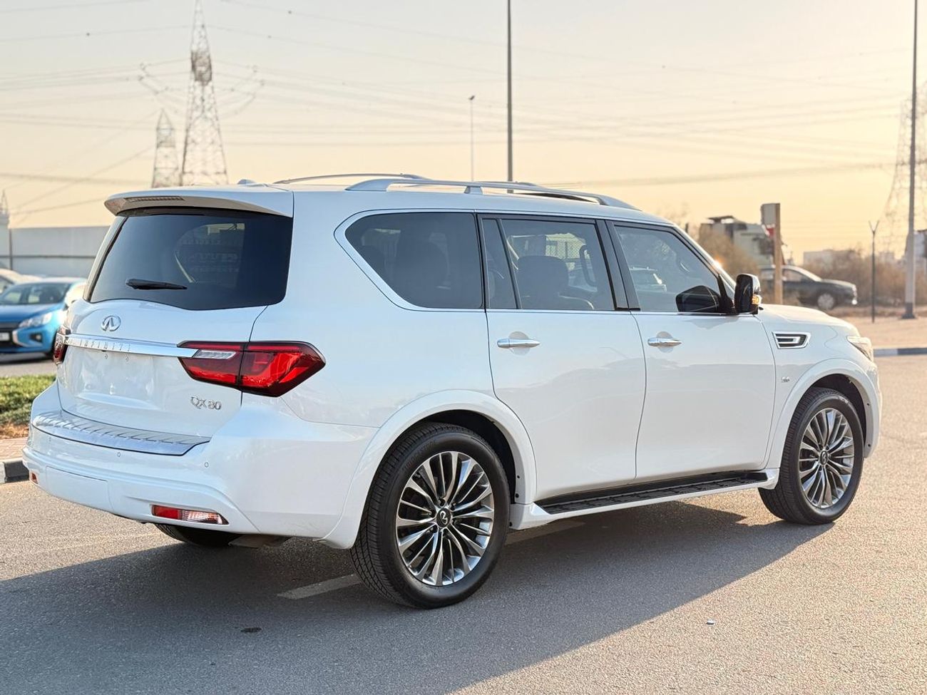 إنفينيتي QX80 Luxury 5.6L