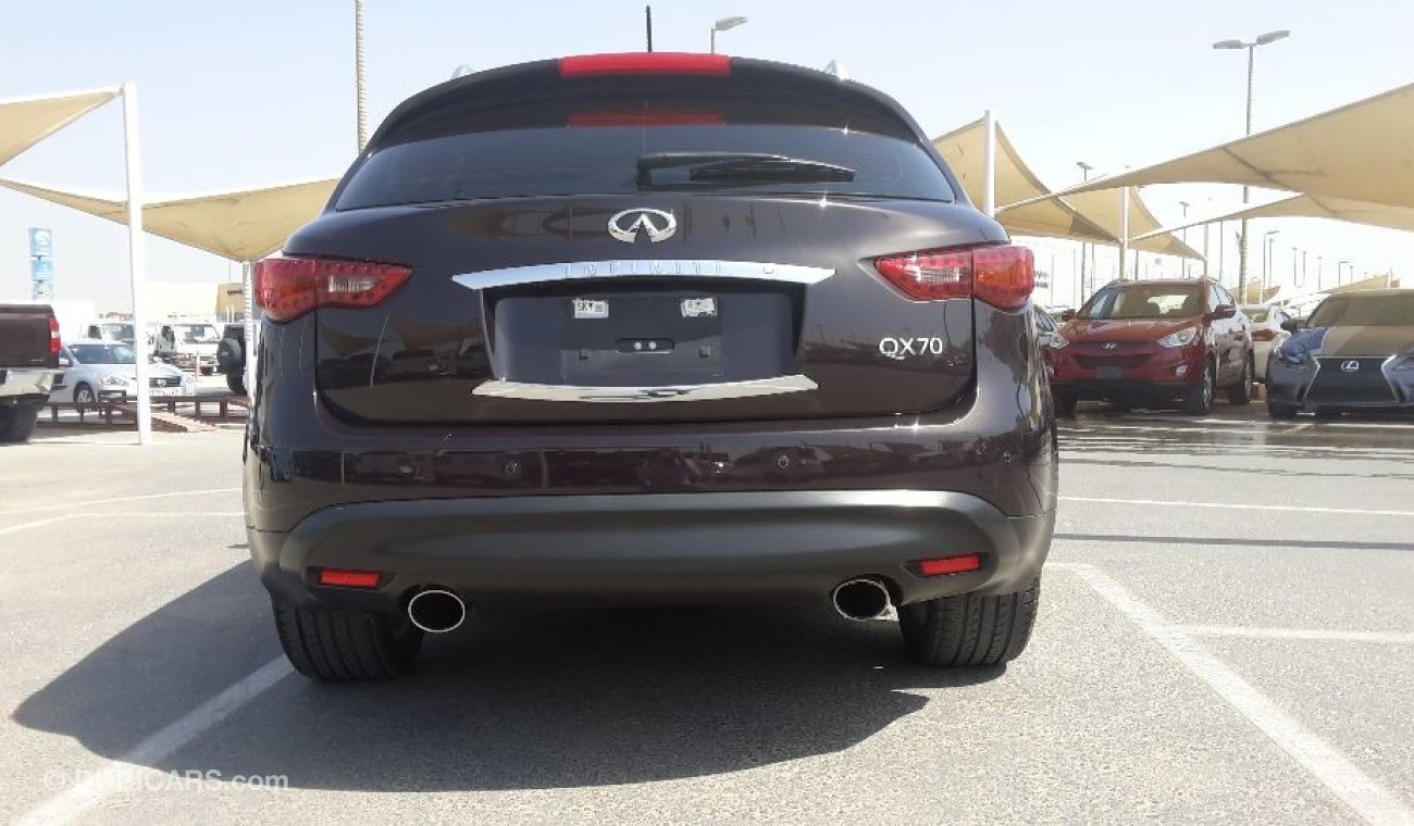 إنفينيتي QX70