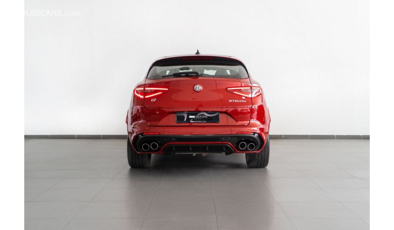 Alfa Romeo Stelvio 2018 Alfa Romeo Stelvio Quadrifoglio / Alfa Romeo Warranty & Alfa Romeo Service Pack