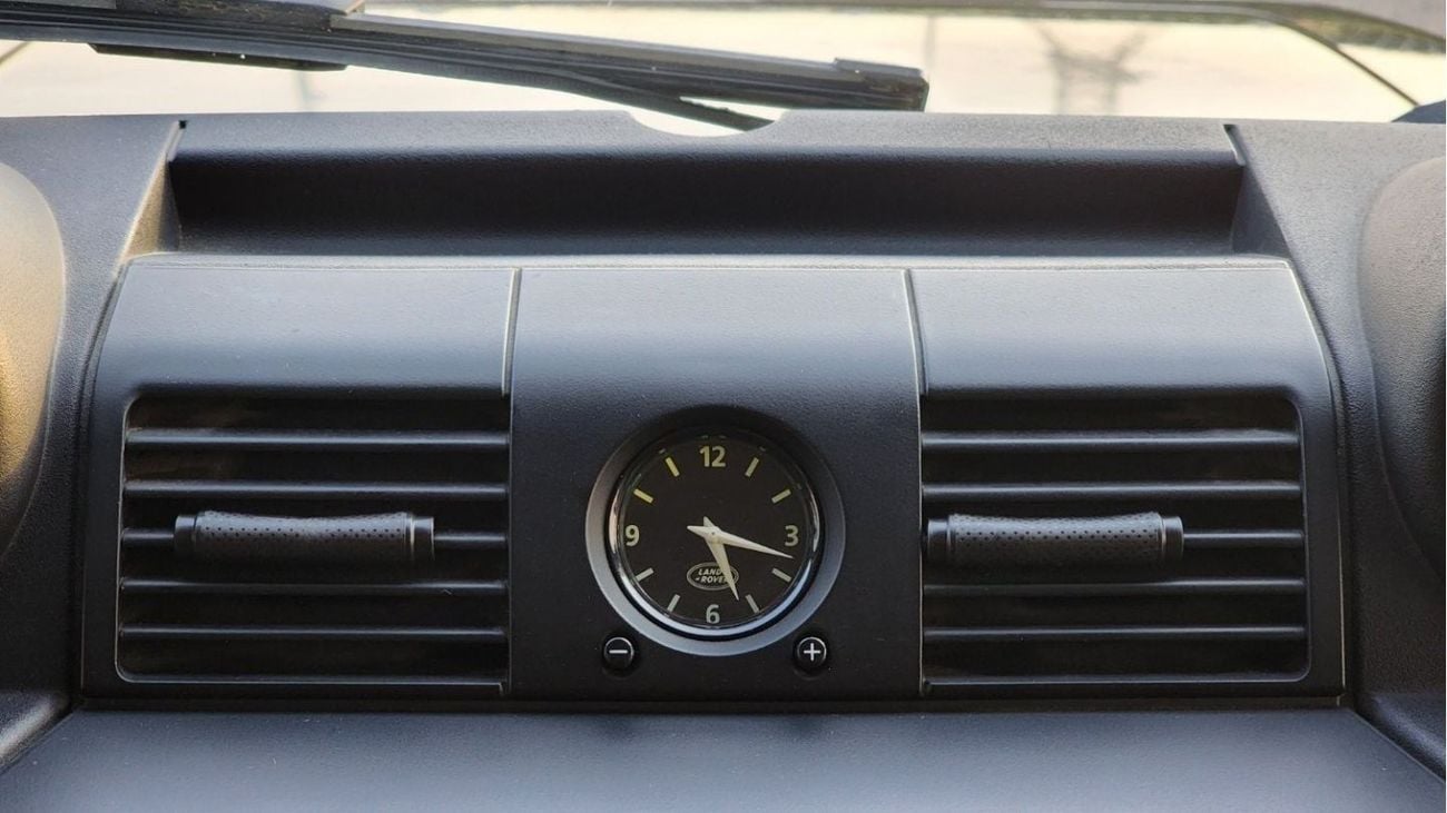 Land Rover Defender 110 | 7 Seater | GCC | Al Tayer Full Service History