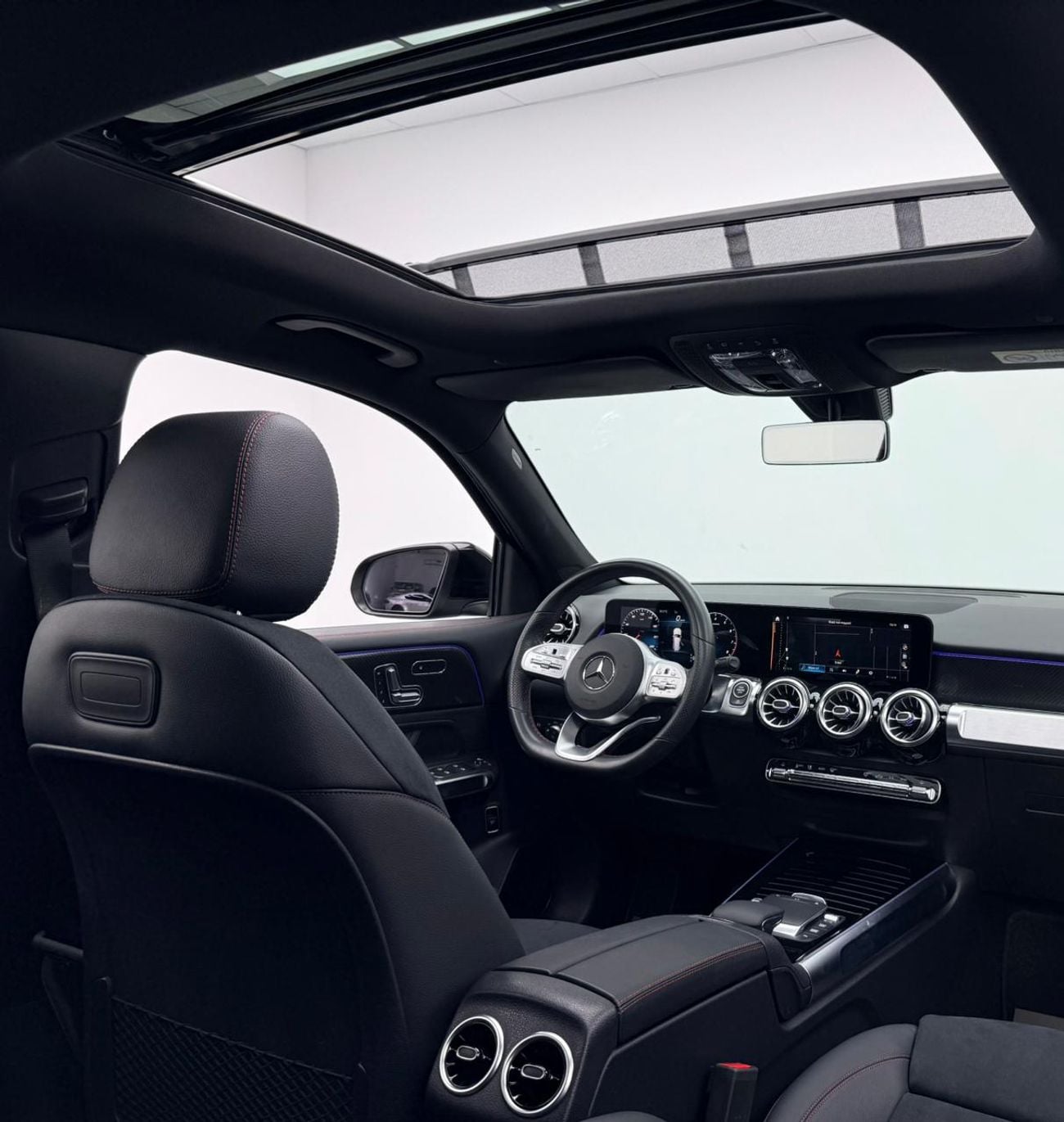 مرسيدس بنز GLB 250 4MATIC 2.0L (221 HP)