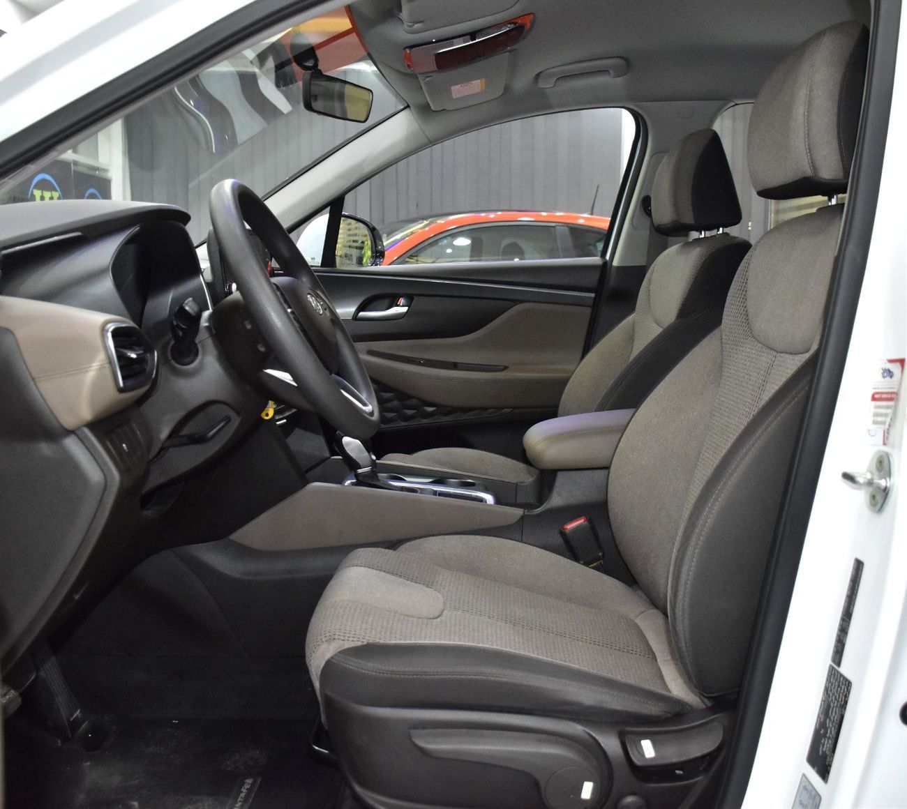 هيونداي سانتا في EXCELLENT DEAL for our Hyundai SantaFe ( 2023 Model ) in White Color GCC Specs