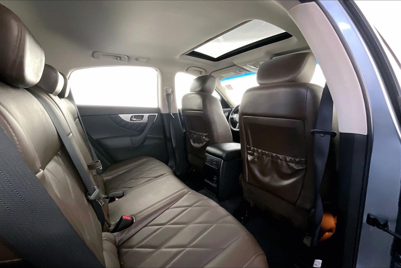 إنفينيتي QX70 Luxury / Luxe Sensory | شامل الضمان | 0 ﺪﻔﻋﺓ ﺃﻮﻟﻯ