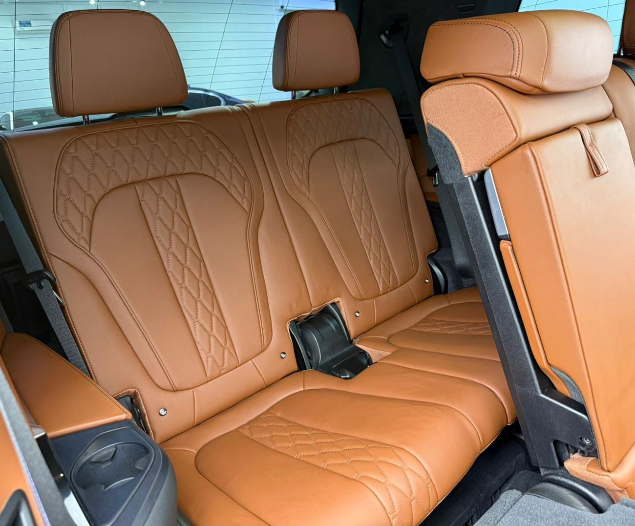 بي أم دبليو X7 2024 BMW X7 xDrive40i M-Sport, 2029 BMW Warranty + Service Pack, Low Km, 7 Seater, Fully loaded, GCC