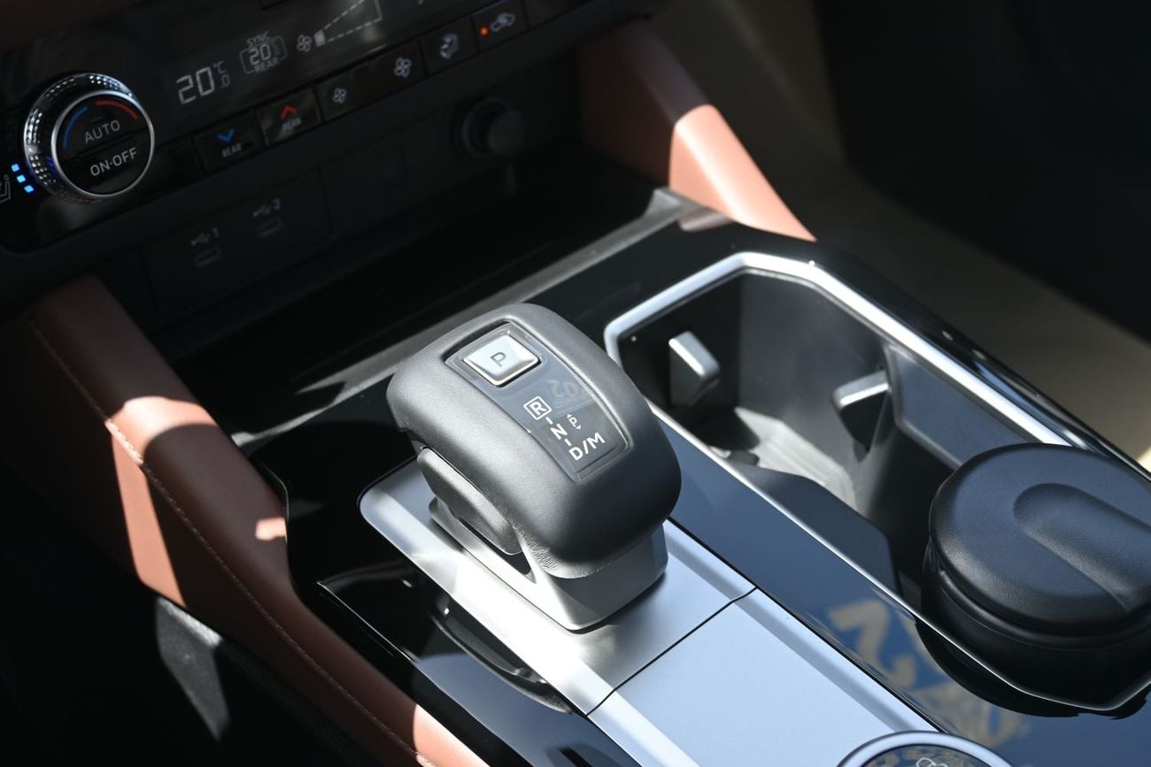 ميتسوبيشي آوتلاندر Mitsubishi Outlander P-Line, 2.5L Petrol 4WD, Model 2026, Color Black