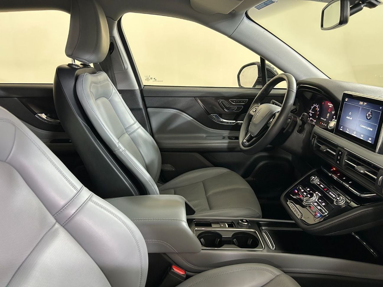 Lincoln Corsair Reserve 2.0L COR222 /FREE Insurance + Registration / AL TAYER MOTORS AL QOUZ SHOWROOM