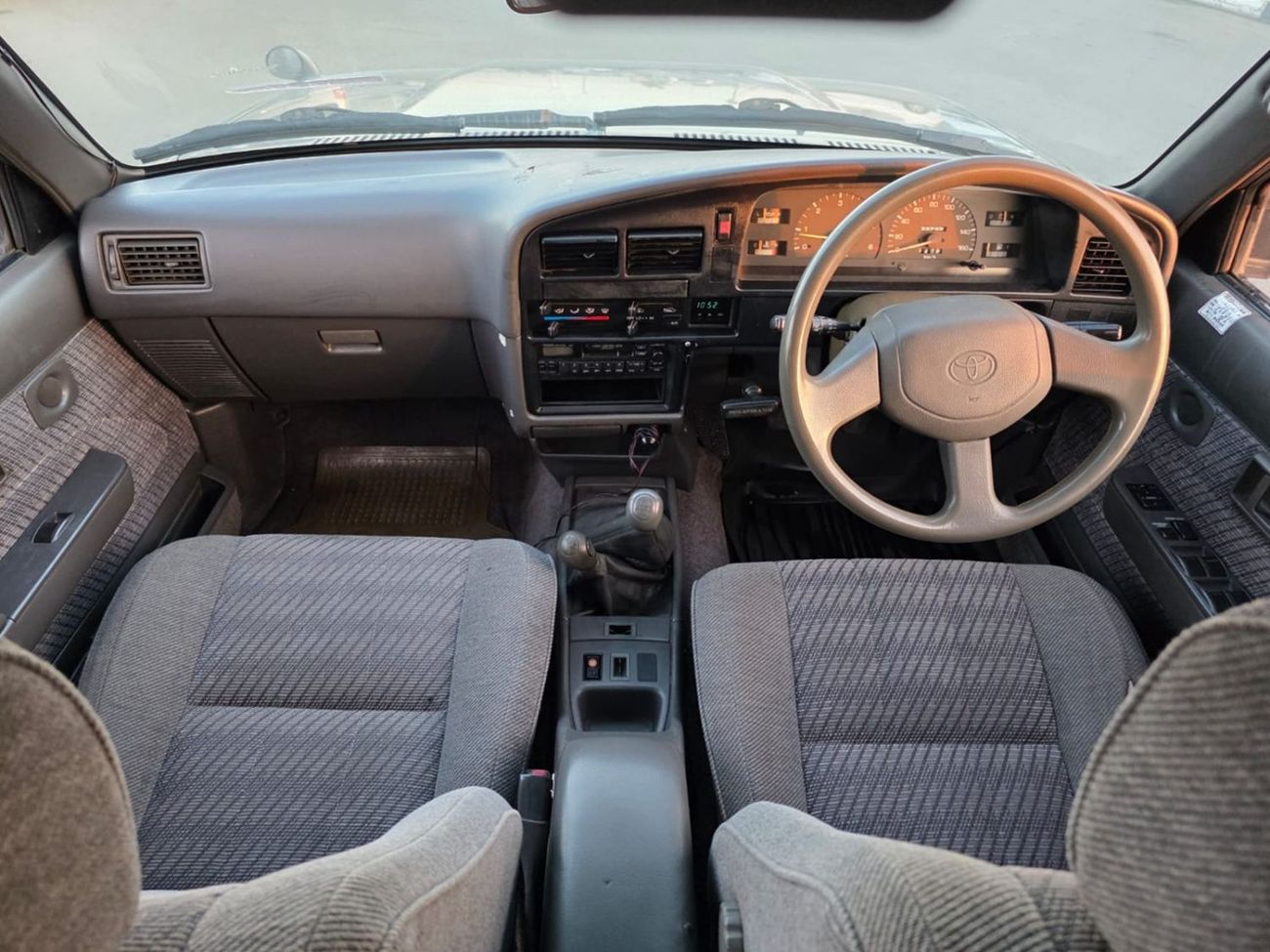 Toyota Hilux TOYOTA HILUX PICKUP RHD 1992 MODEL 2.8 L DIESEL MANUAL(PM11077)