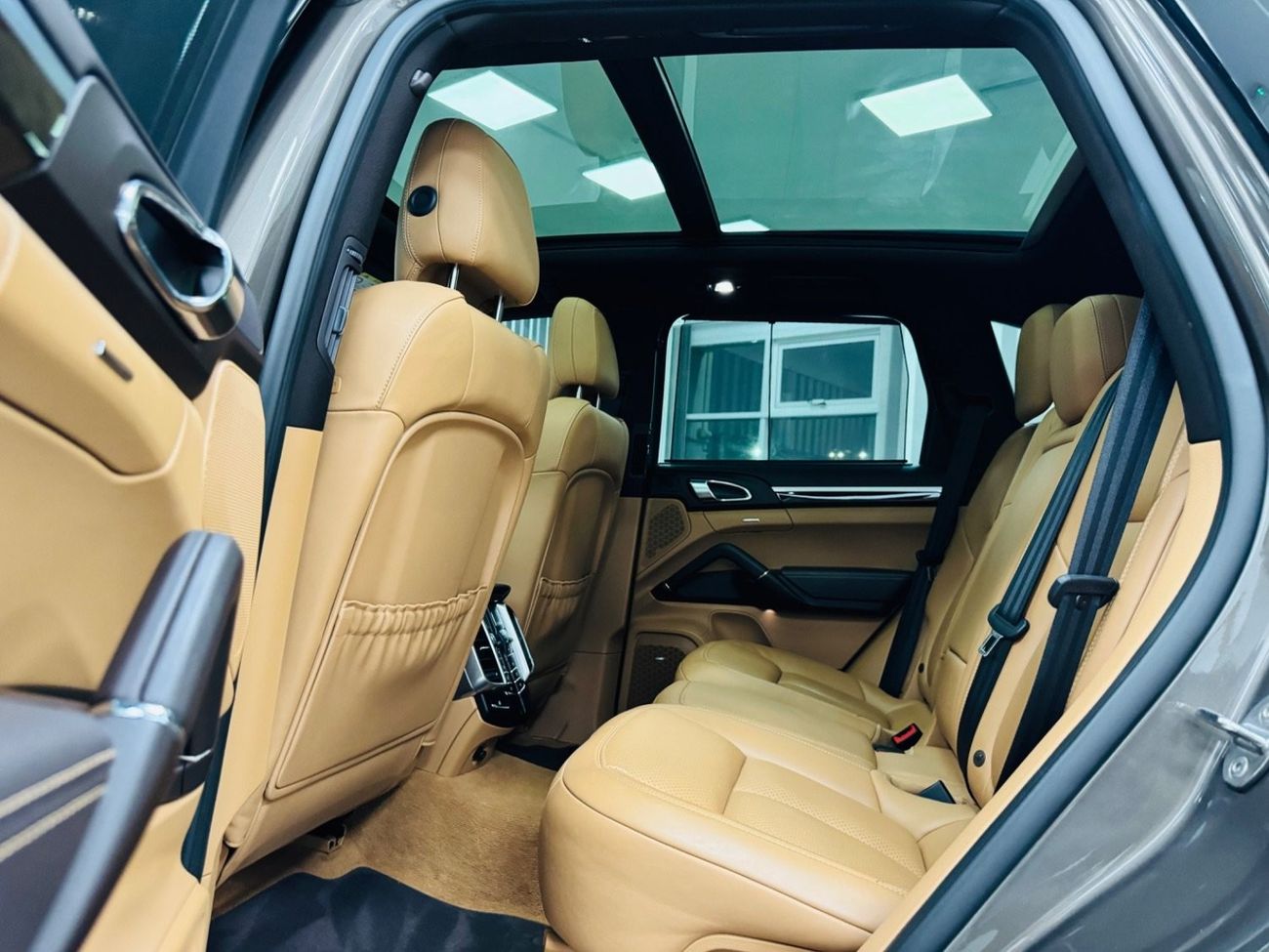 Porsche Cayenne GCC .. FSH .. Original Paint .. S .. Perfect Condition