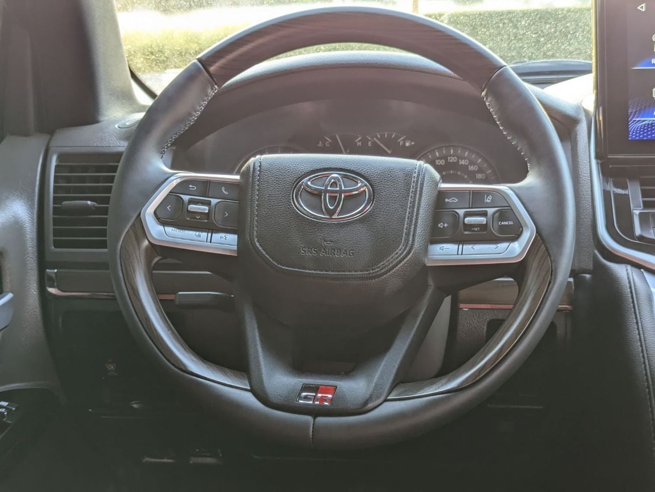 Toyota Land Cruiser  4.0L Completely Modified Exteriorly & Interiorly to 2025 model Year V6 1GR Petrol Engine Automat