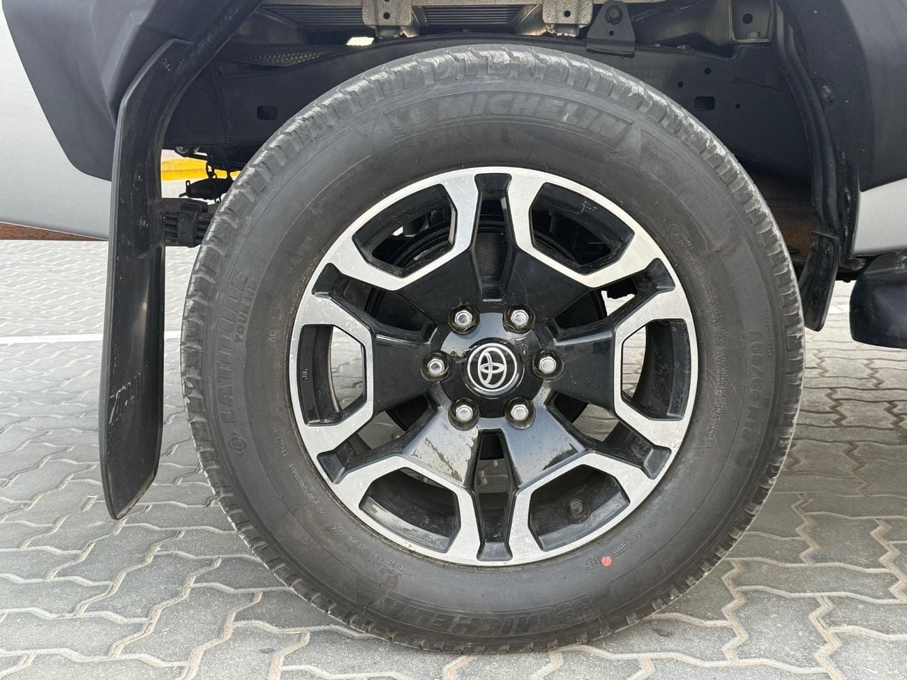 تويوتا هيلوكس ADVENTURE GR Sport