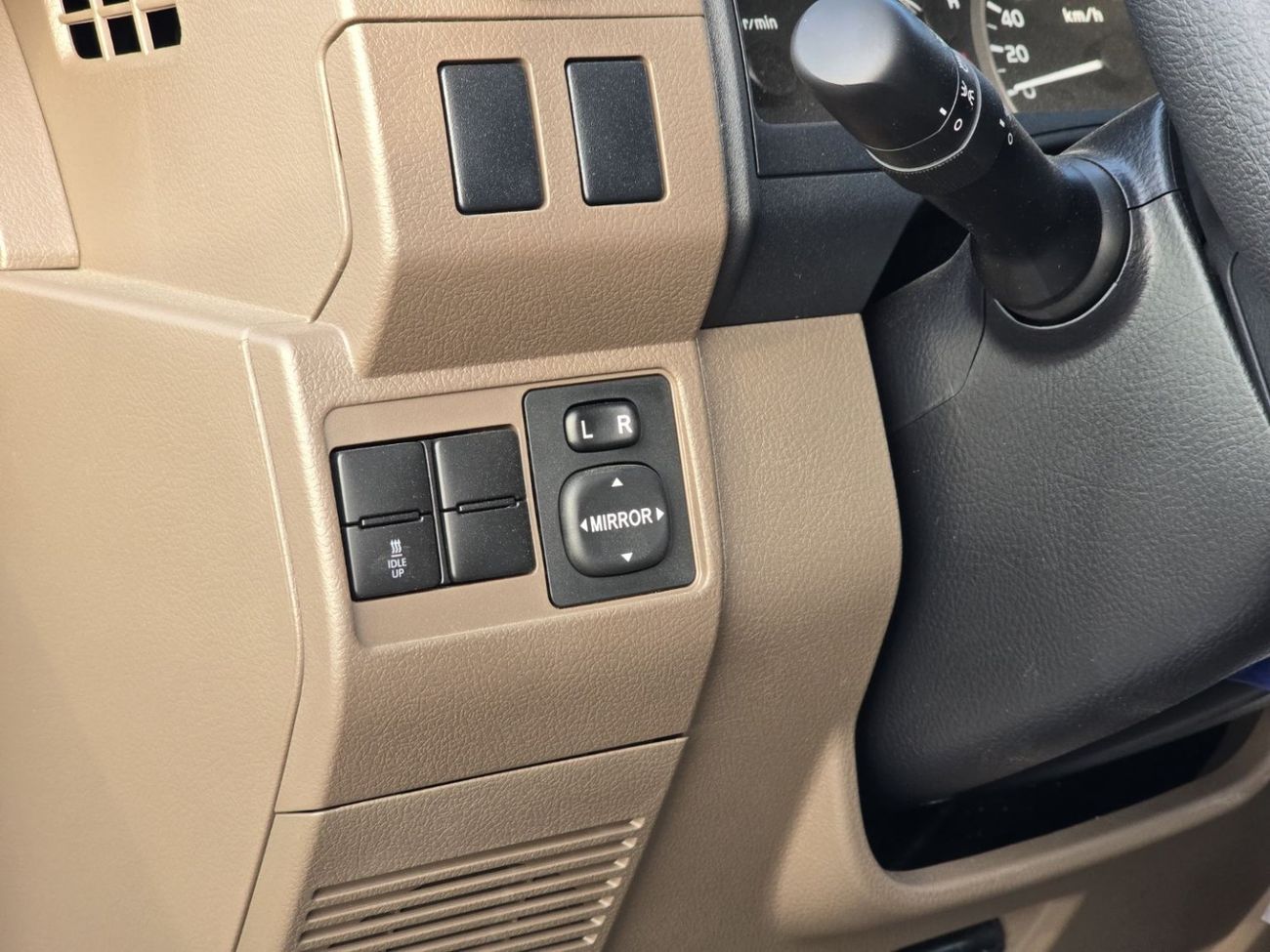 Toyota Land Cruiser 70 2024 LC76 4.5L V8 Diesel MT