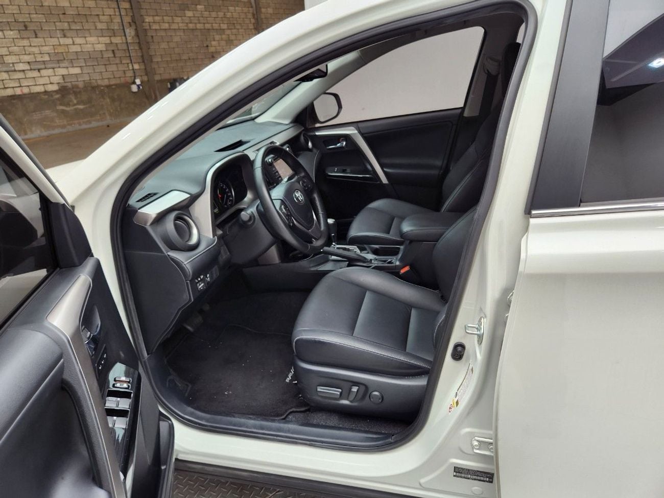 تويوتا راف ٤ 2018 TOYOTA RAV4 (G) 2.5