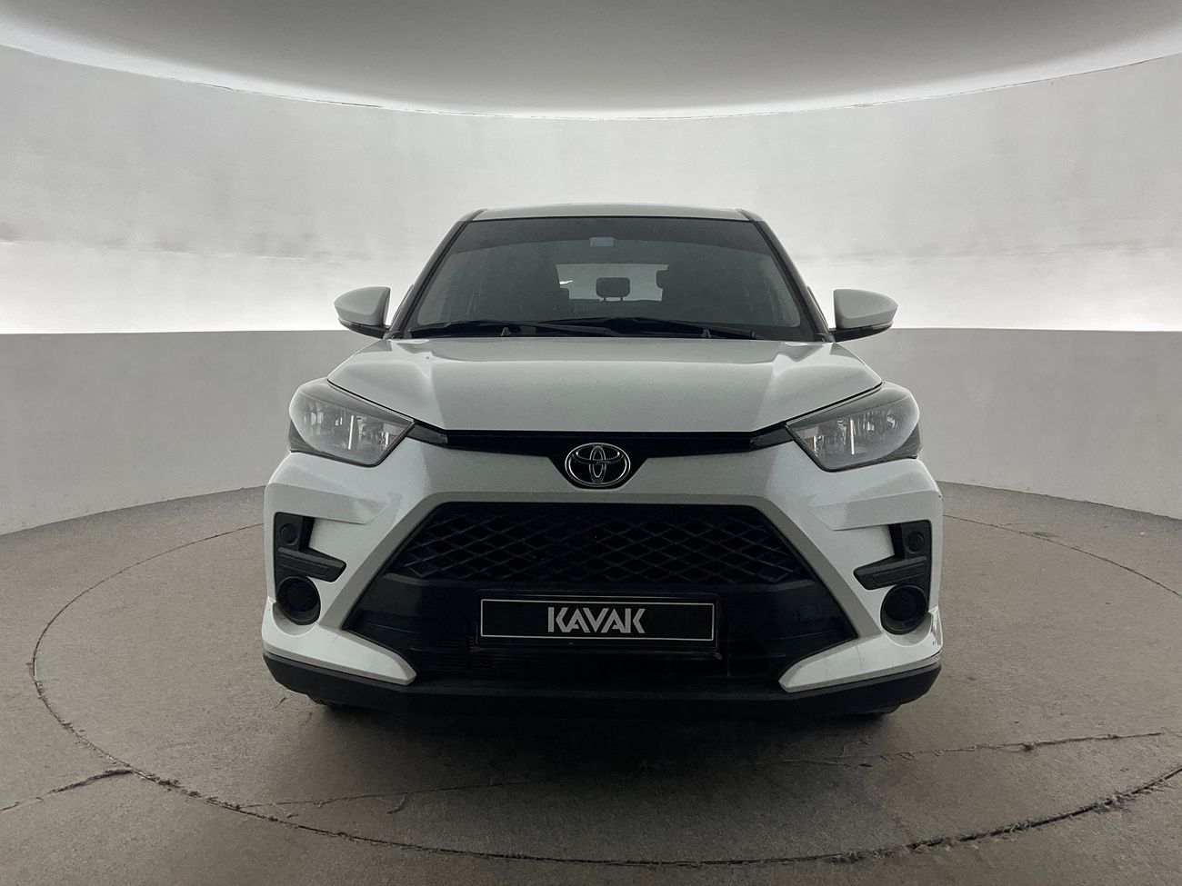 تويوتا ريز E | National Day Celebration | شامل الضمان | 0 ﺪﻔﻋﺓ ﺃﻮﻟﻯ