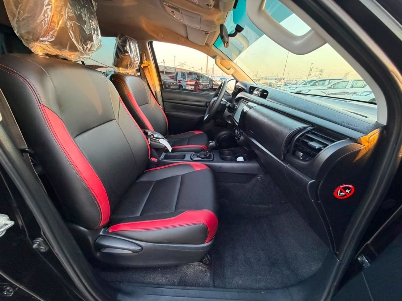 Toyota Hilux ADVENTURE 2021 Toyota Hilux Advanture Modified - 2.7L V4 - AWD 4x4- Rear Camera - Sidestep - Push