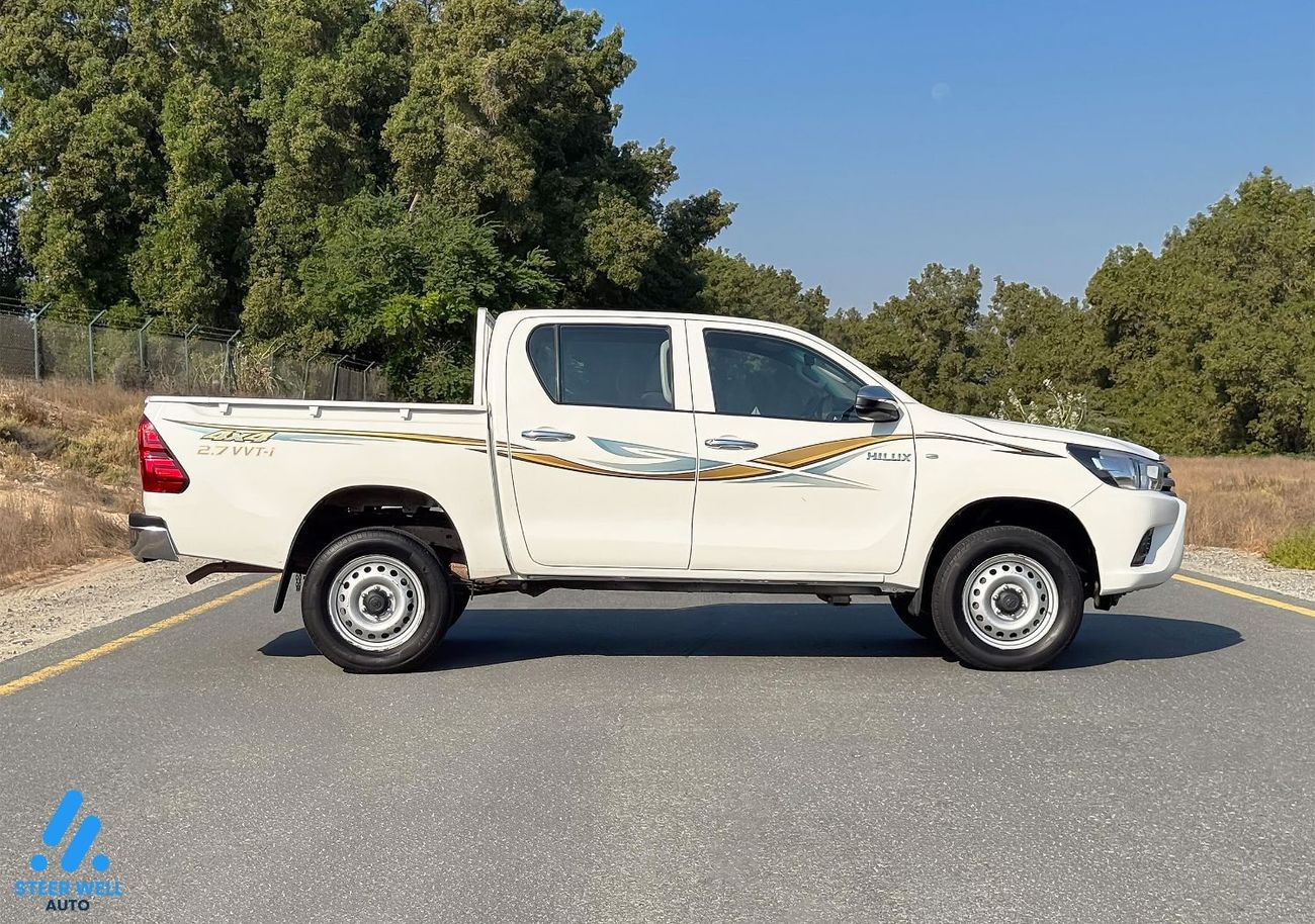 Toyota Hilux 2017 GL 2.7L 4WD AT Double Cabin Petrol / Well Maintained / Excellent Condition / GCC