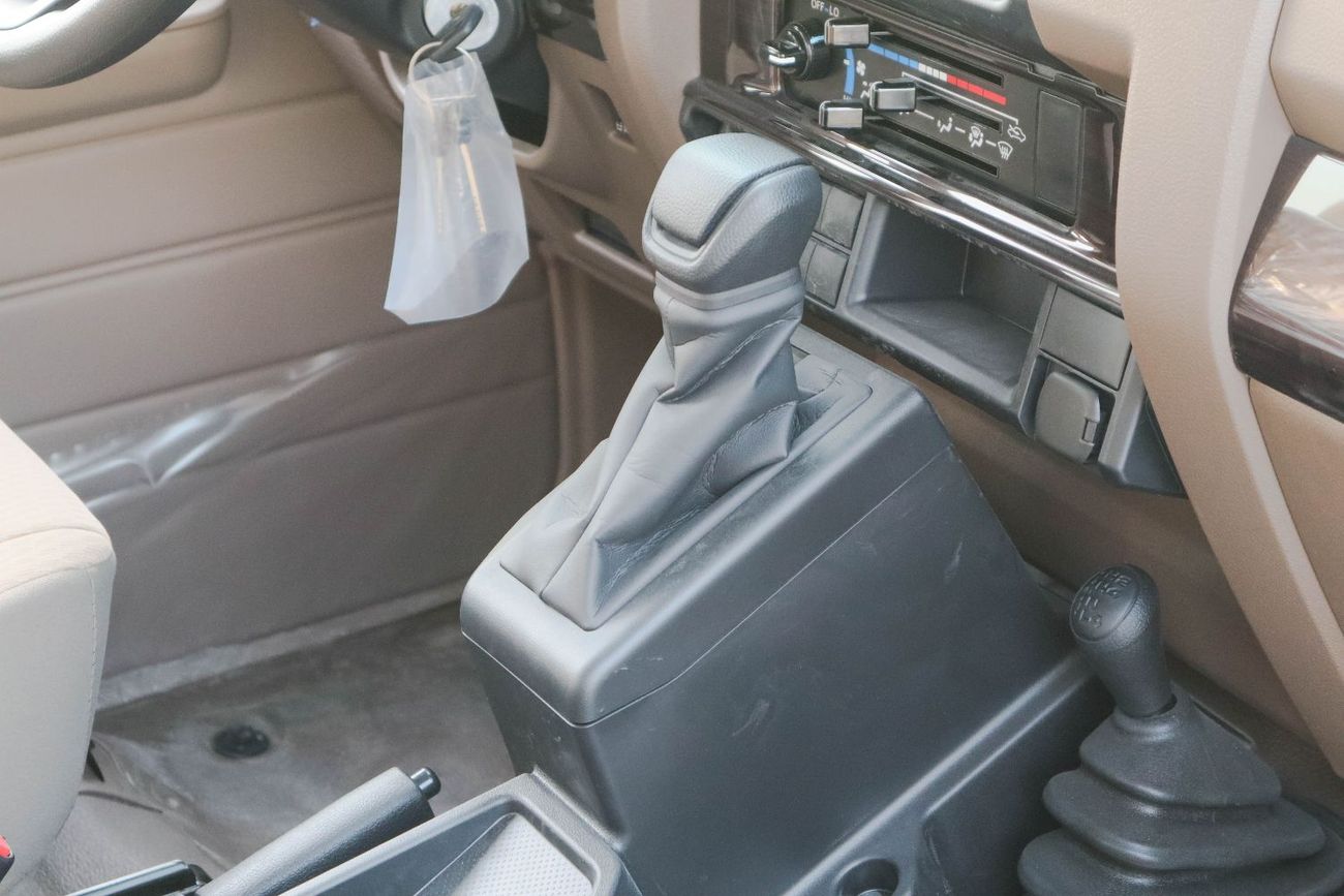 Toyota Land Cruiser Pick Up Std 4.0L Double Cab Utility 4WD